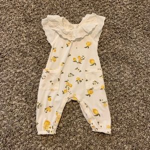 Jessica Simpson Lemon Outfit